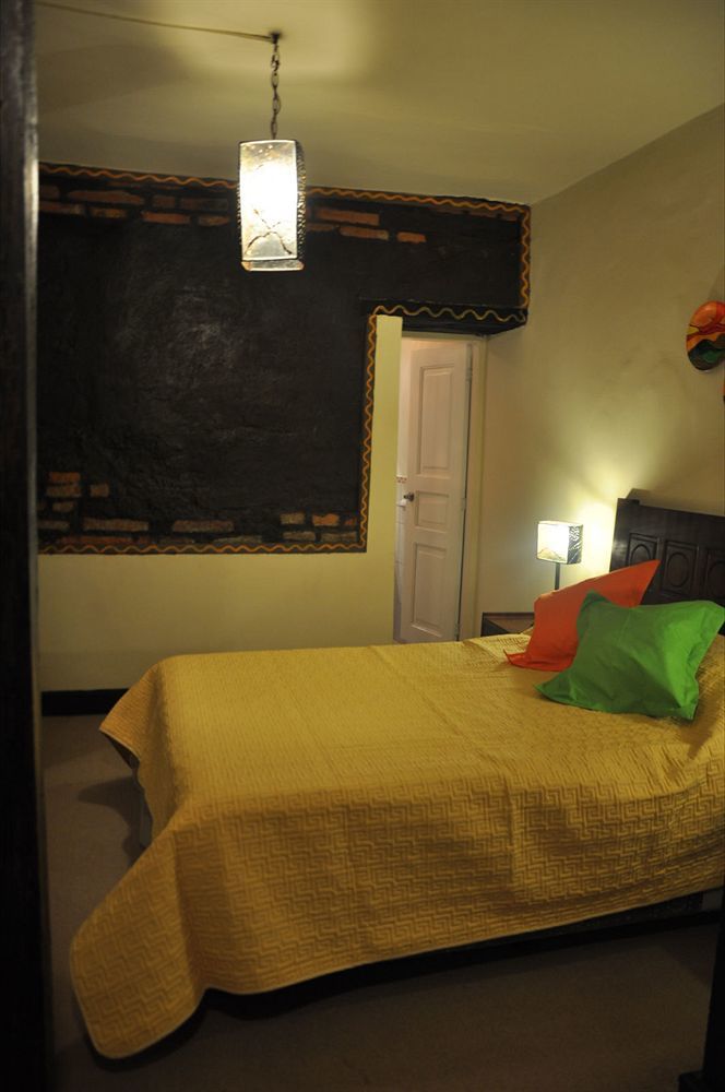Hotel Cantuna Quito Esterno foto