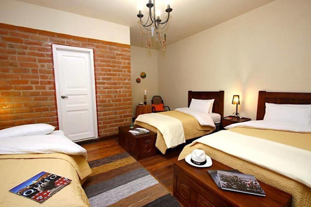 Hotel Cantuna Quito Esterno foto